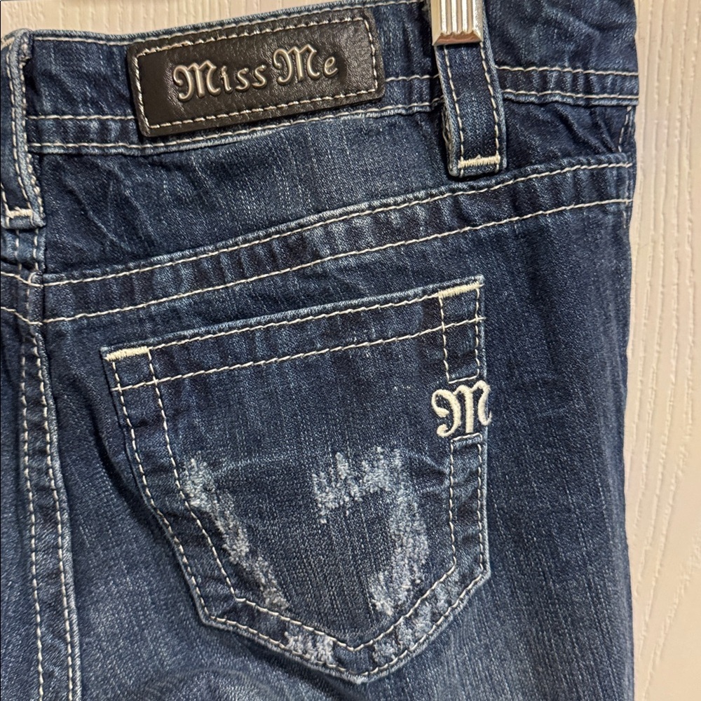 Miss Me Boyfriend Mid-Rise Ankle Distressed Denim Medium Wash Jeans Women’s‎ 27 - Picture 8 of 12